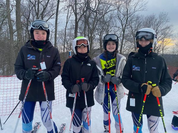 Sparta JV Girls Ski Team 2023
